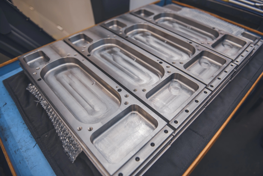 Magazzino utensili e attrezzature CNC