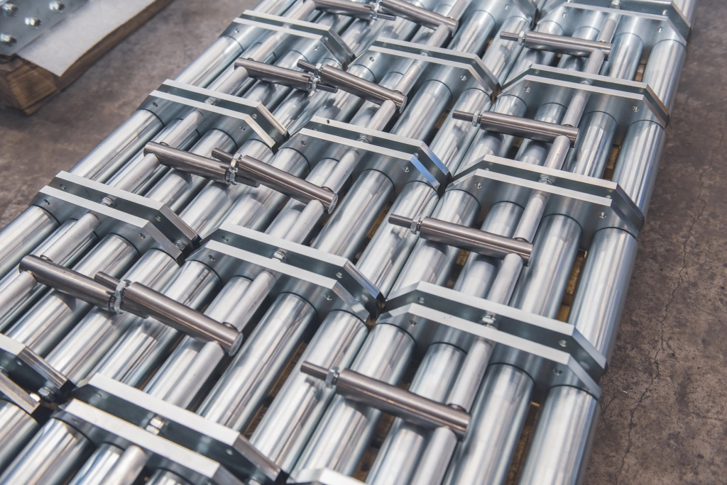 Banco di lavoro per assemblaggio meccanico